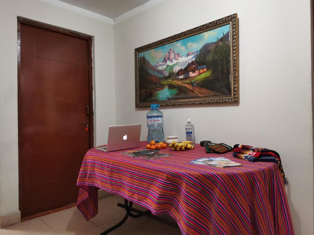 5Min Airport - Super Host Bed & Breakfast Lima Bagian luar foto