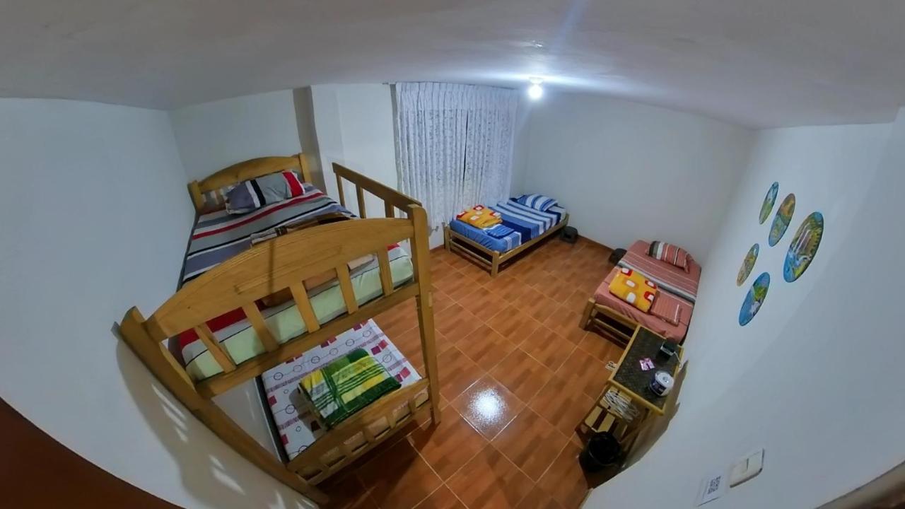 5Min Airport - Super Host Bed & Breakfast Lima Bagian luar foto