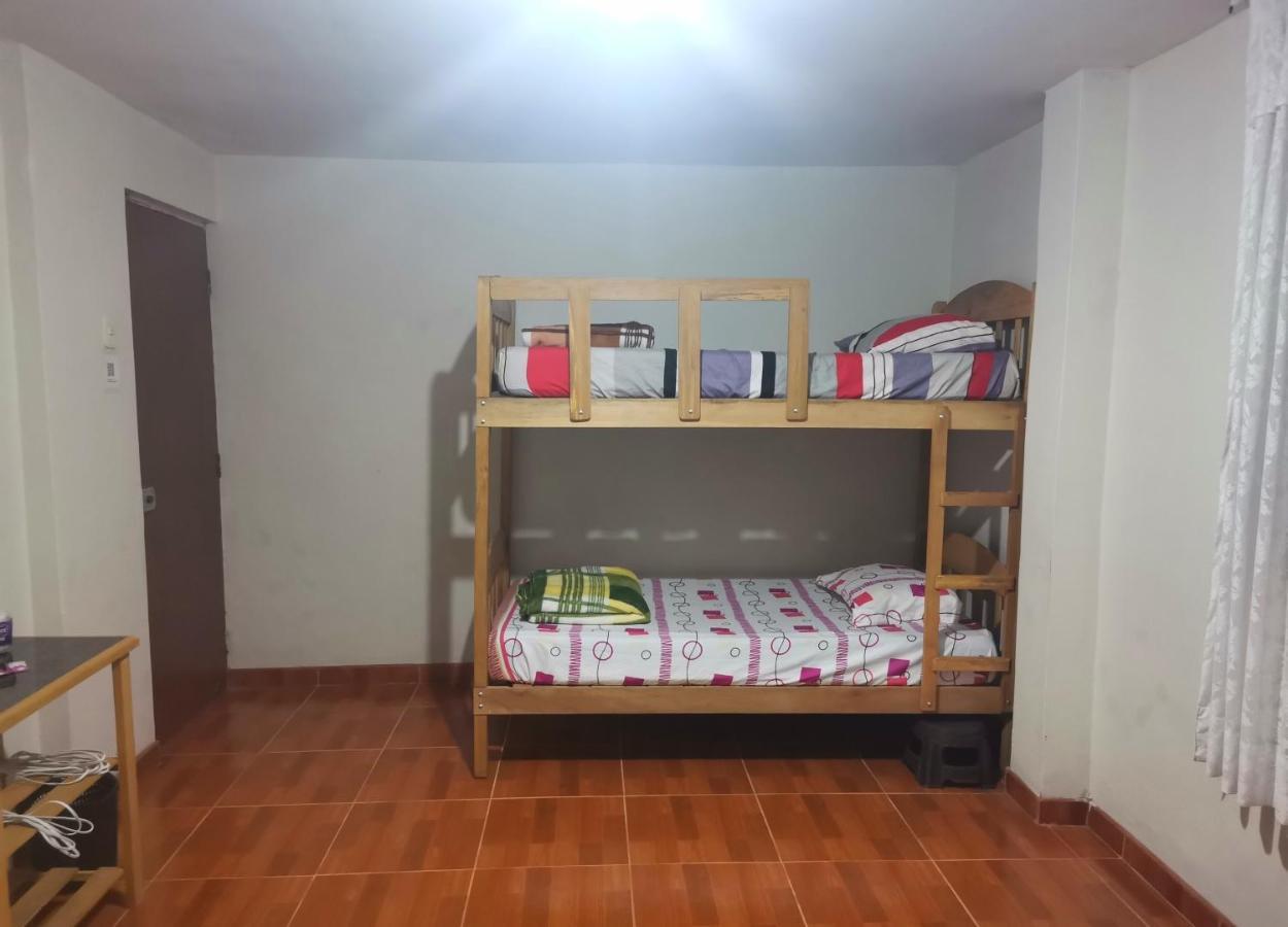 5Min Airport - Super Host Bed & Breakfast Lima Bagian luar foto